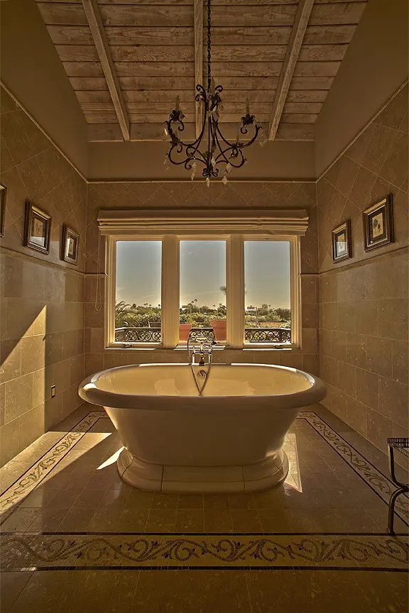 Phoenix commercial real estate photography — modern bathroom interior