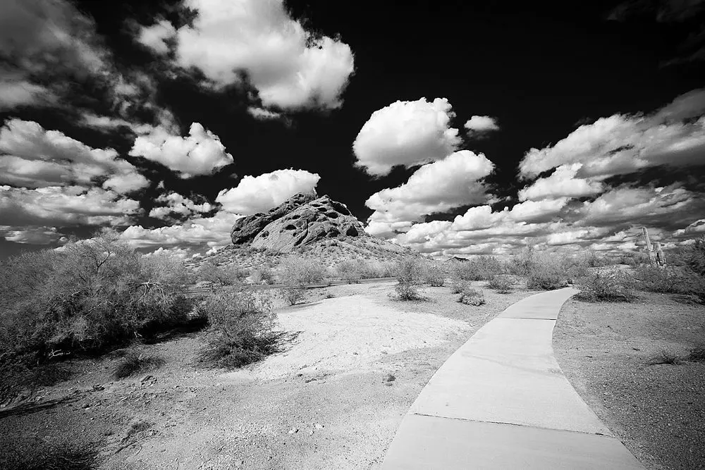 papago park pathway near botanical garden