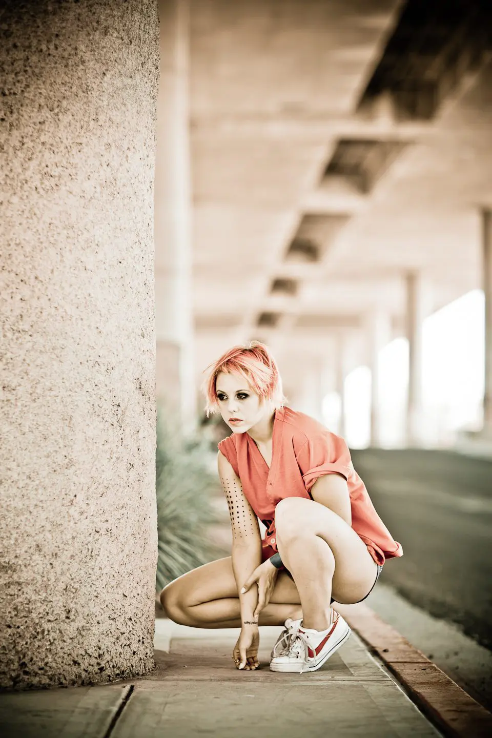 pink haired model