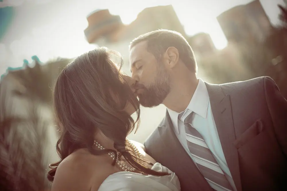 kissing during formal pictures