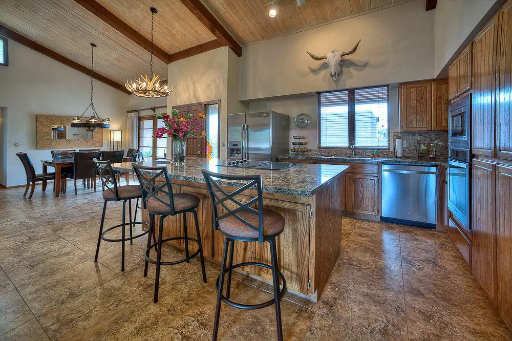 kitchen with view of breakfast bar