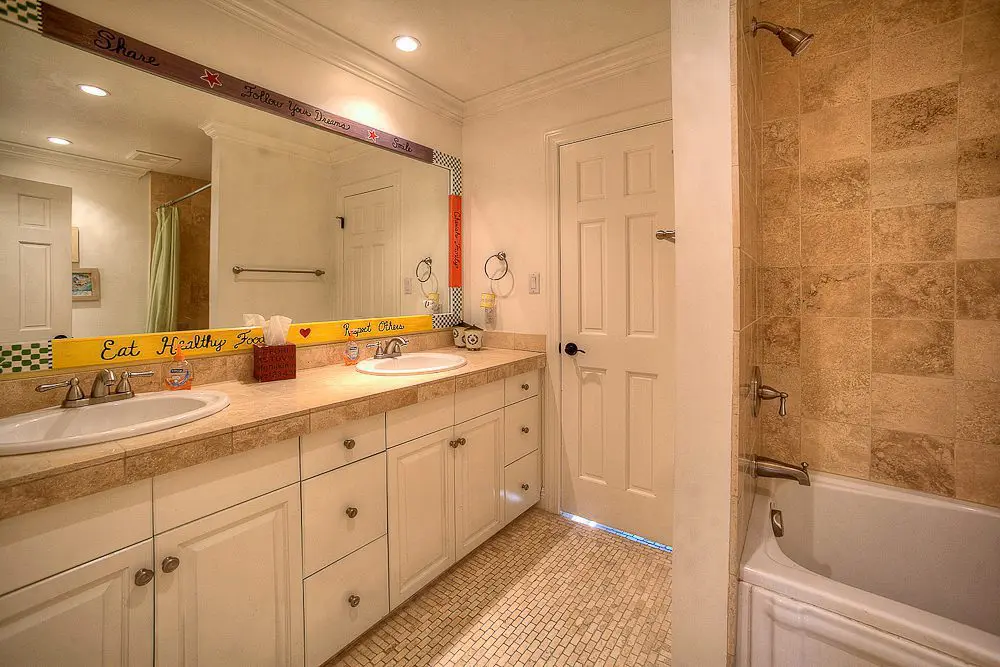 bathroom for kids bedrooms