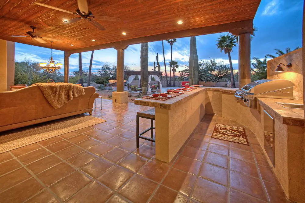 out door kitchen