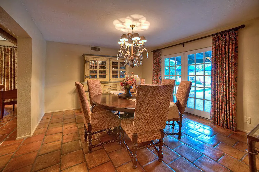 formal dining area