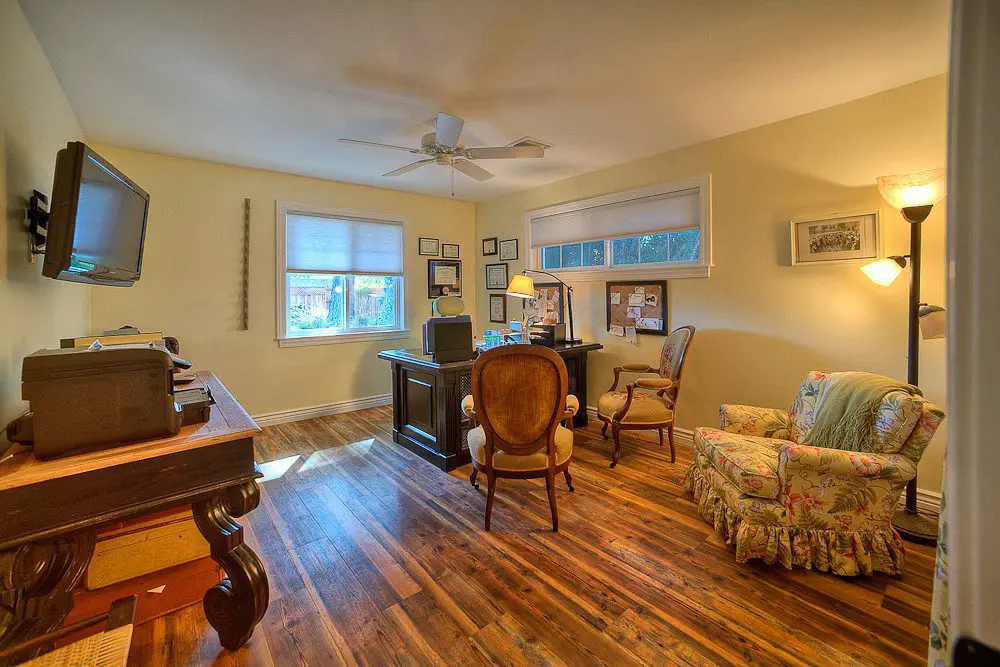 office or bedroom