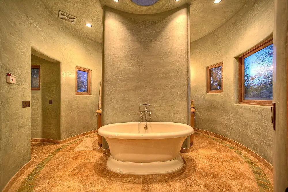 tub in the master bathroom