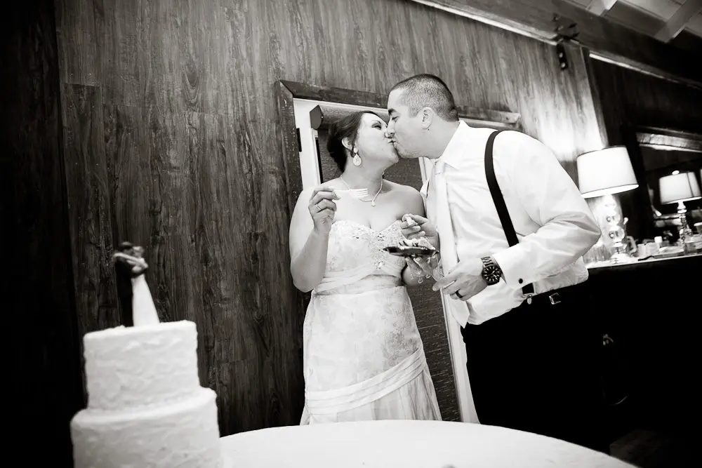 kissing after cutting the cake