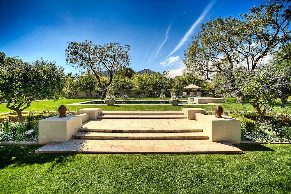 steps leading to the pool