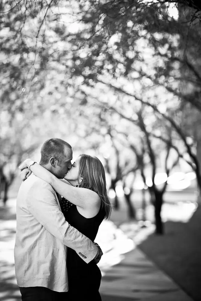 kissing shot