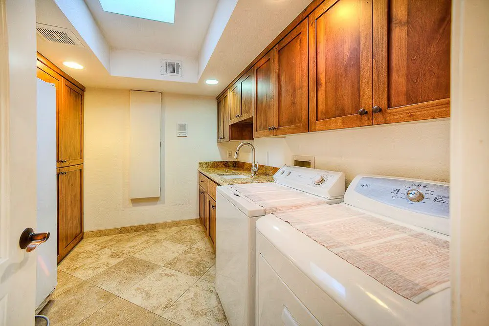 Phoenix Real Estate Photography laundry room