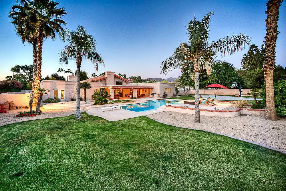 Phoenix Real Estate Photography wide view of the backyard