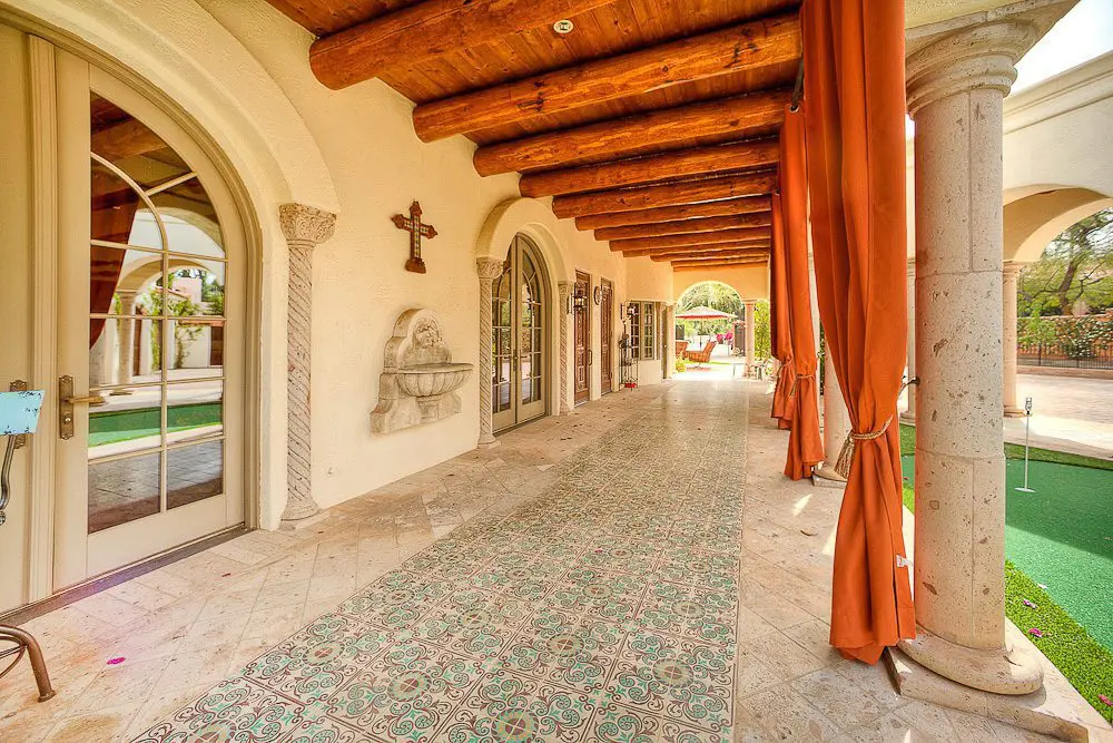 porch on side of house