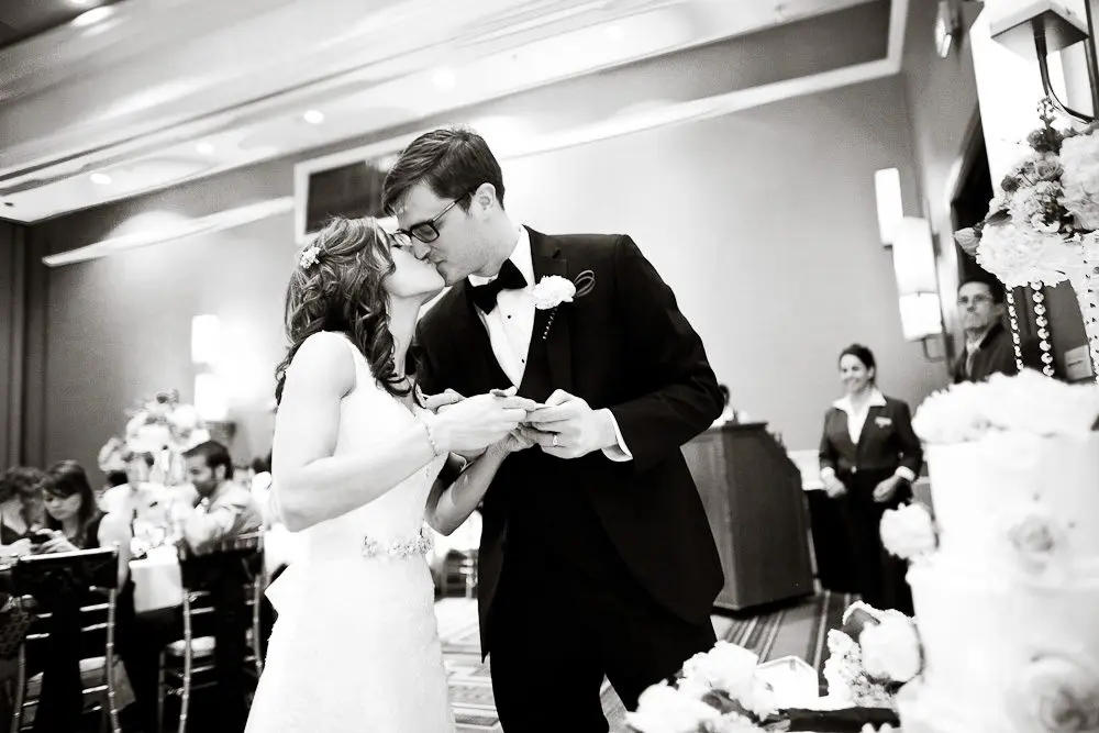 kissing after cutting the cake