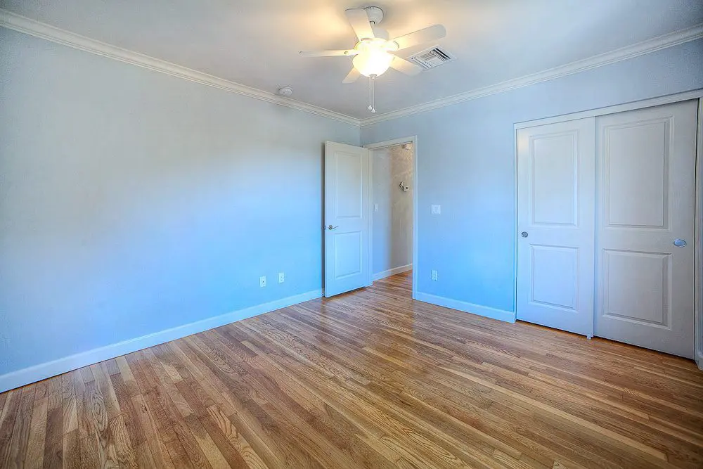 spare bedroom