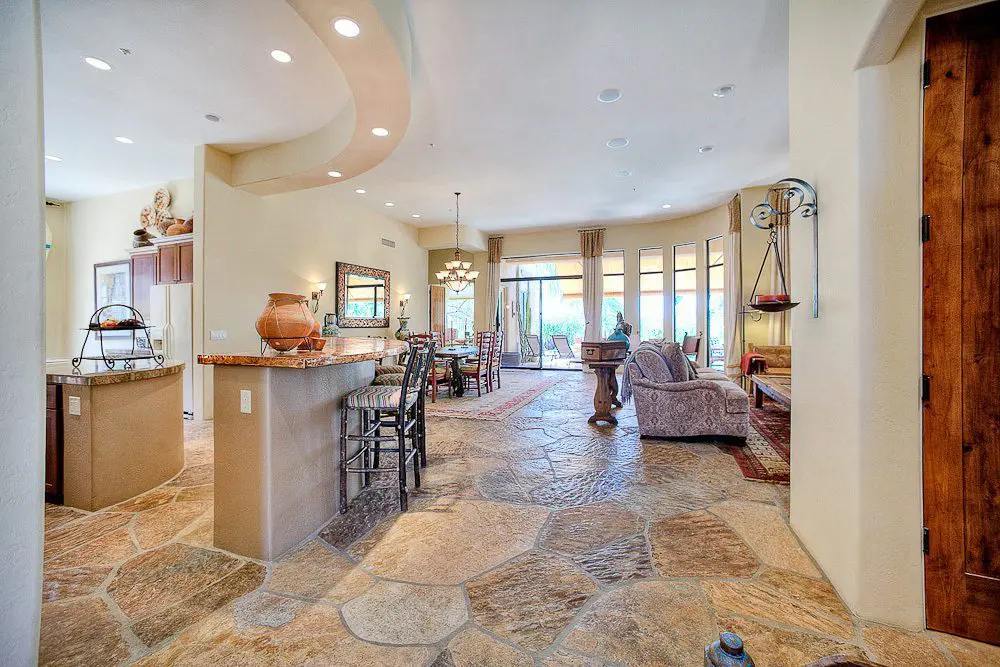 phoenix real estate photography as you enter the home