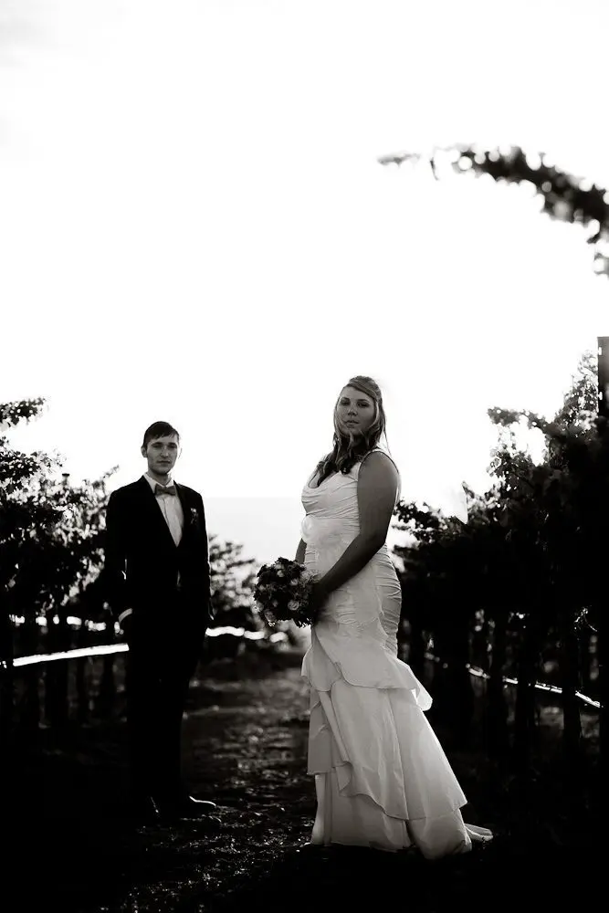fashion poses for weddings