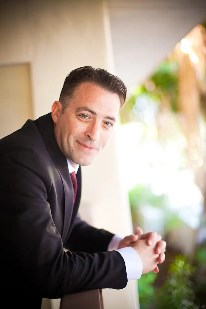 portrait of the groom on the balconly