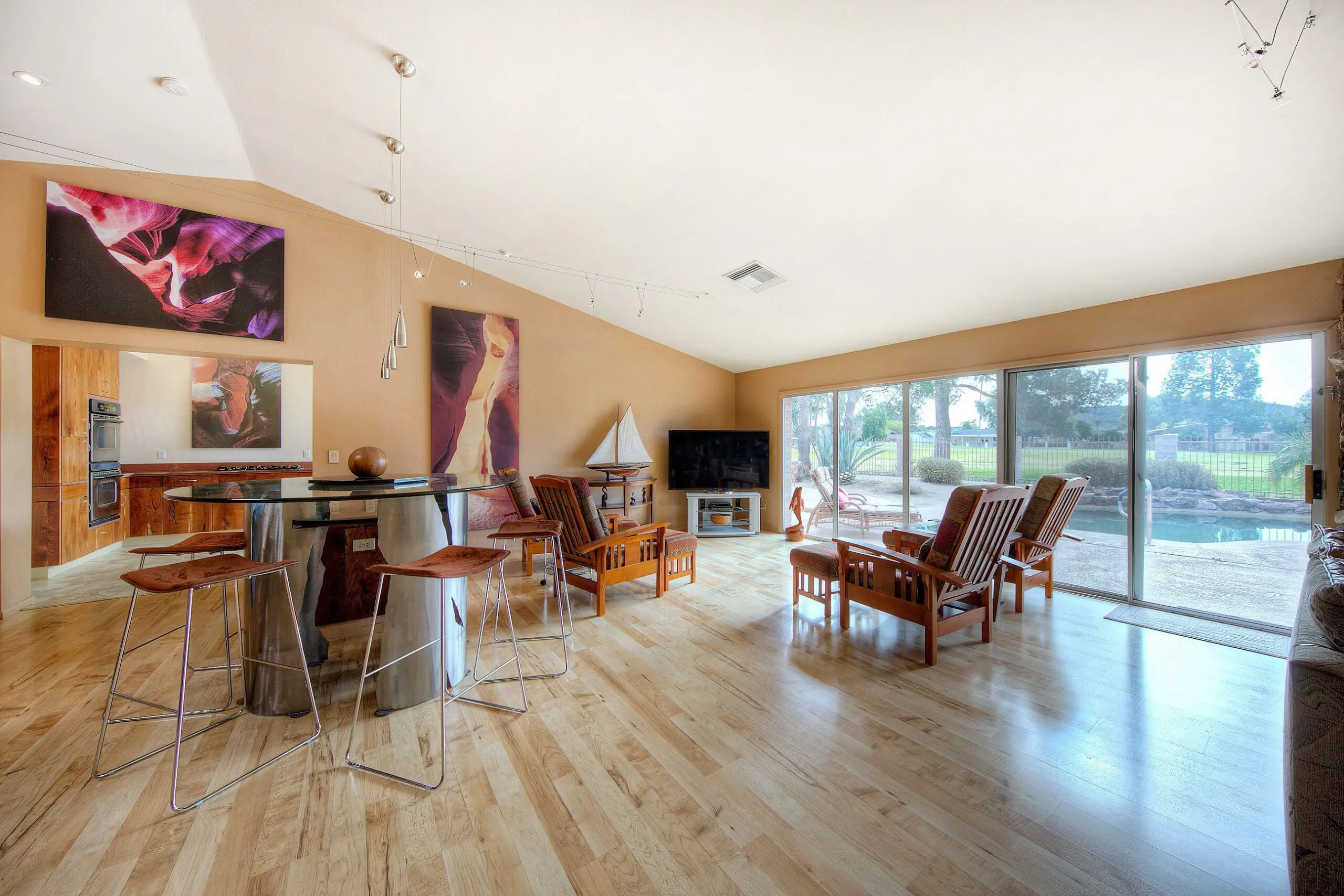 Phoenix & Scottsdale Real Estate Commercial architecture Photographer tv area