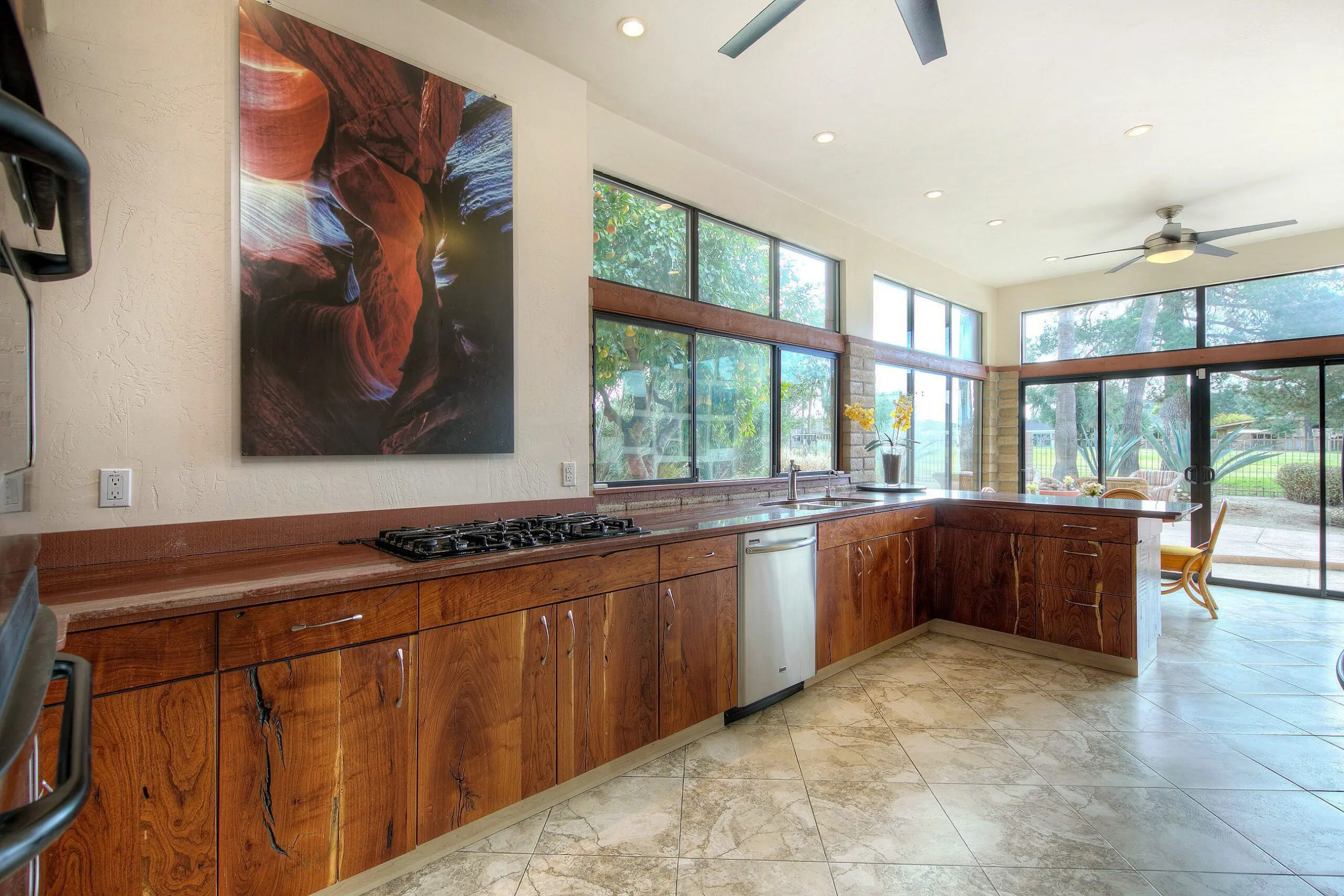 Phoenix & Scottsdale Real Estate Commercial architecture Photographer custom cabinets