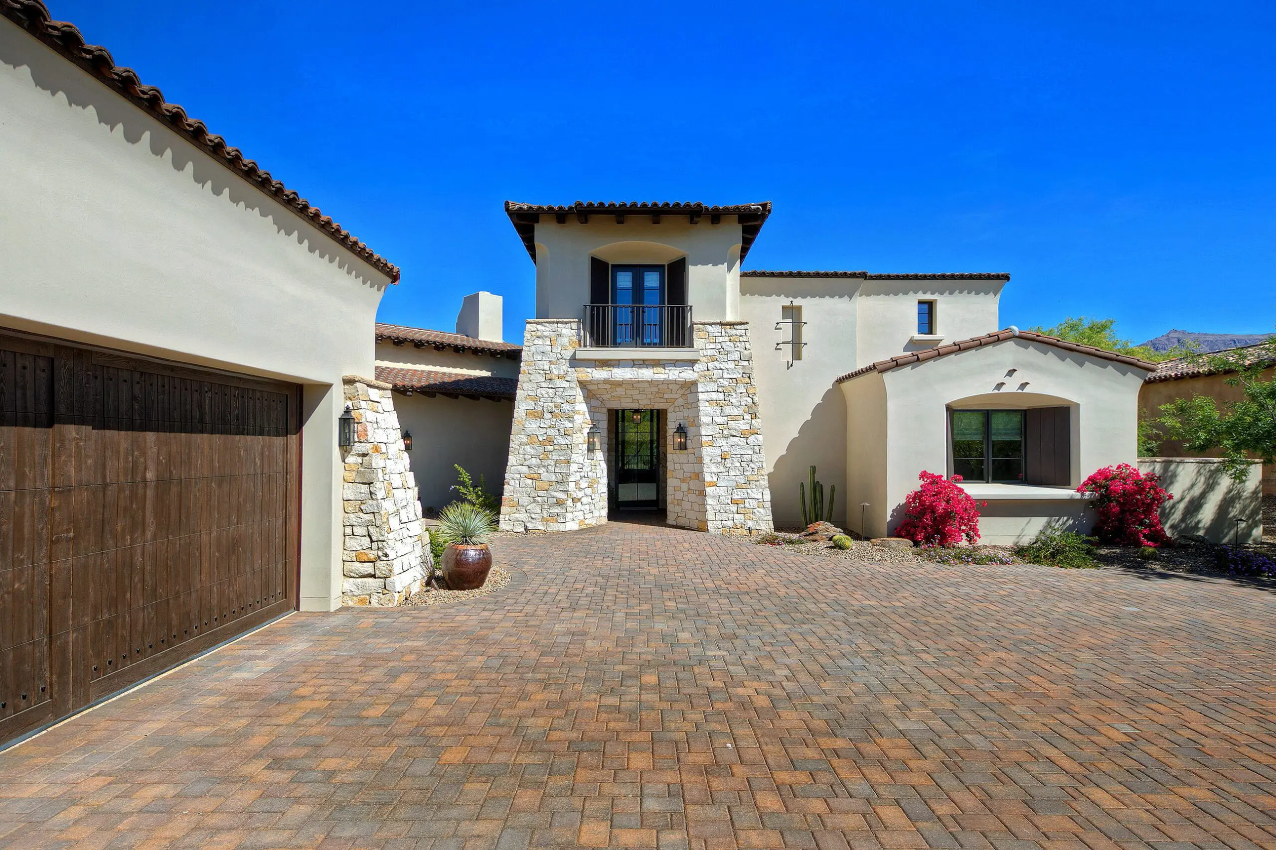 luxury real estate photographer