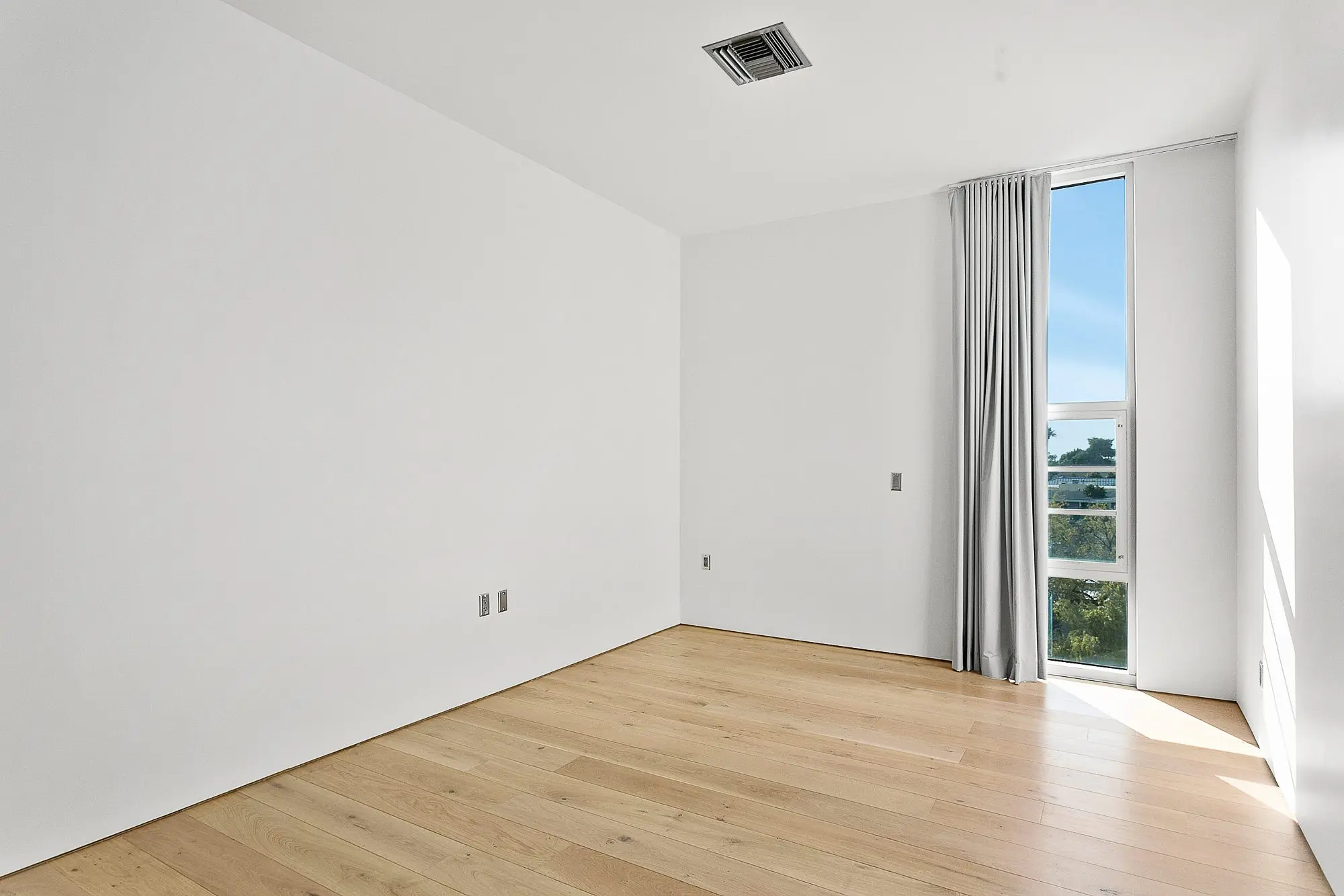 Phoenix & Scottsdale Real Estate Photographer office