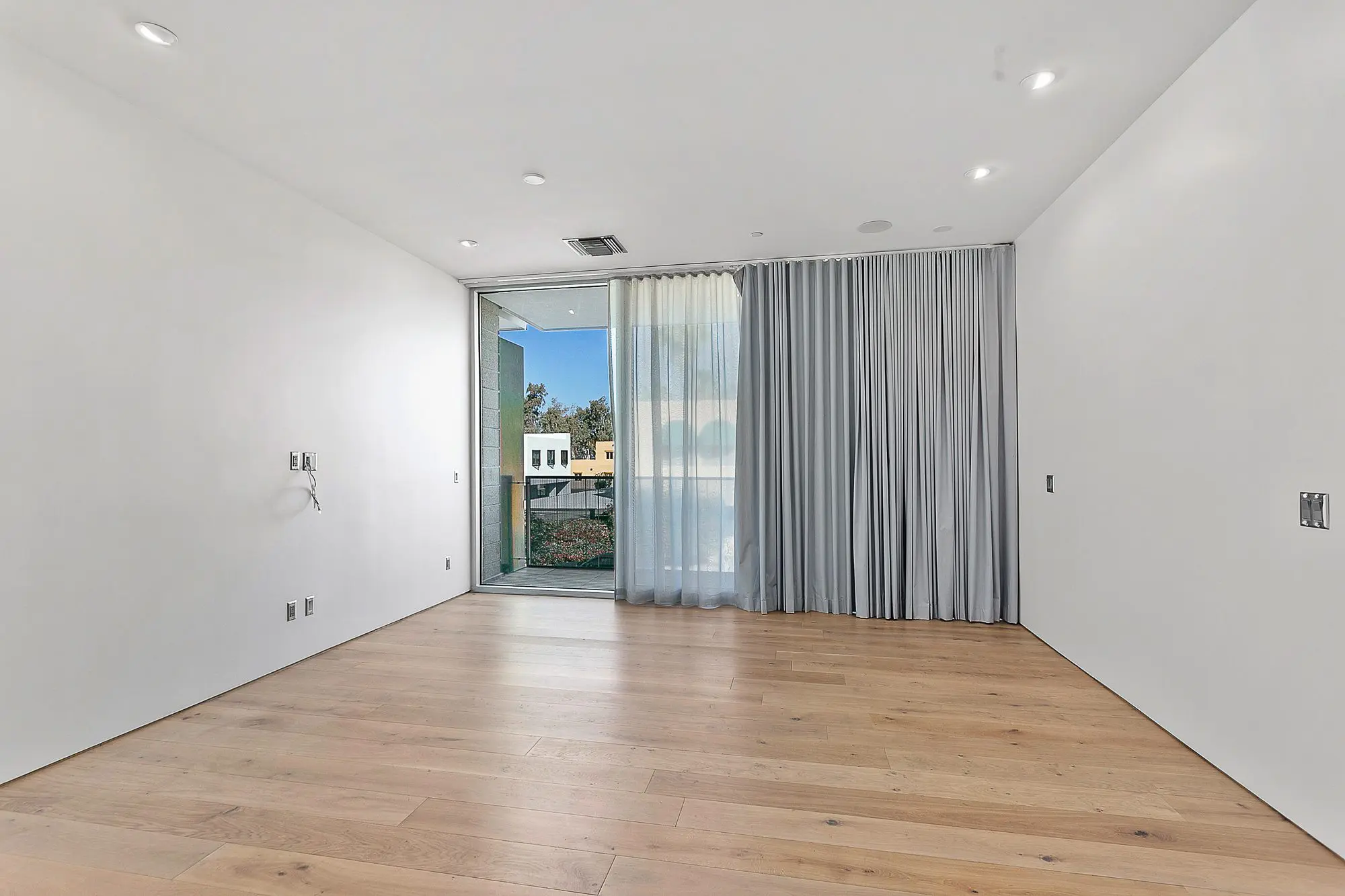 Phoenix & Scottsdale Real Estate Photographer master bedroom