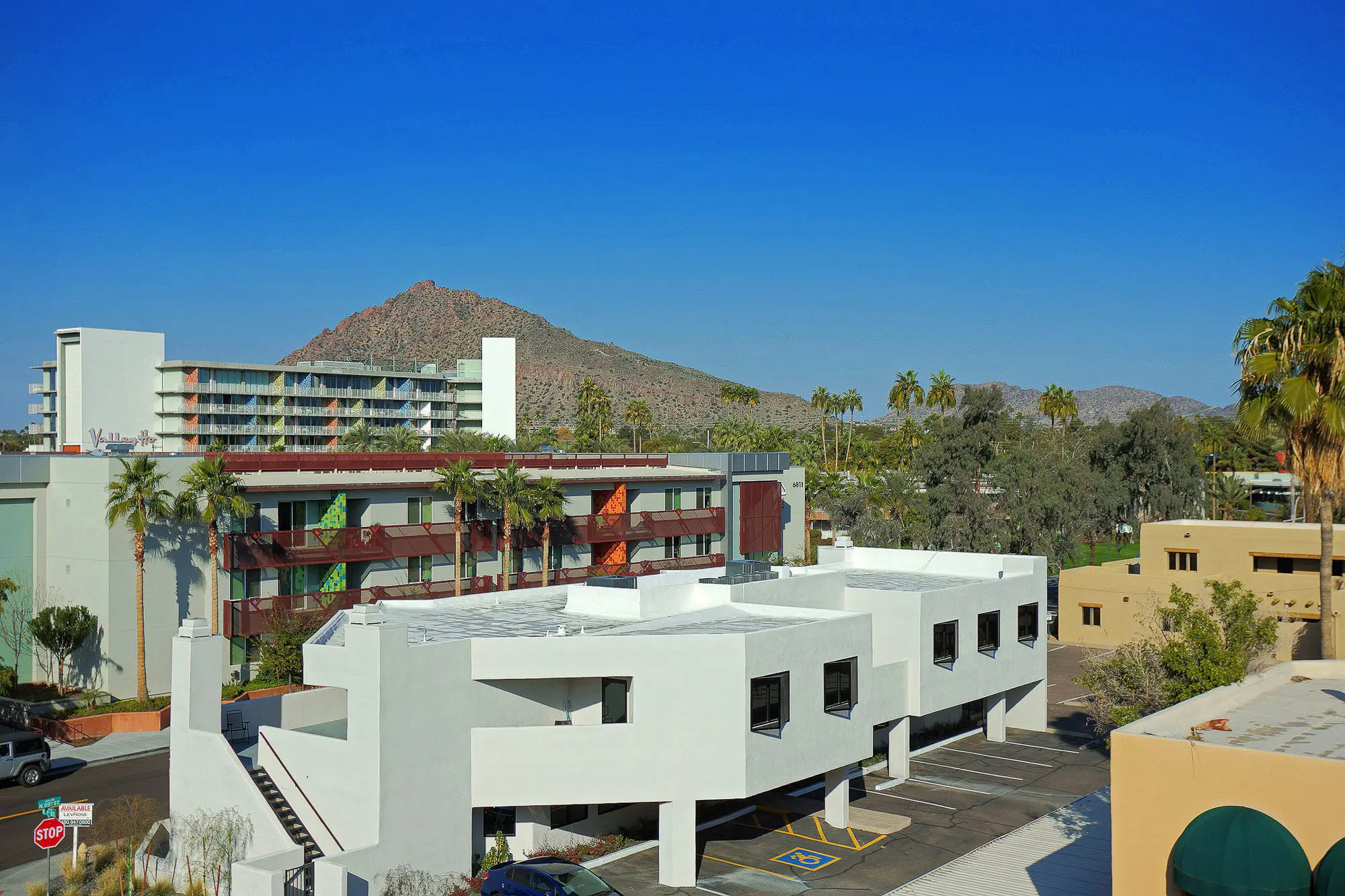 Phoenix & Scottsdale Real Estate Photographer camelback mountain