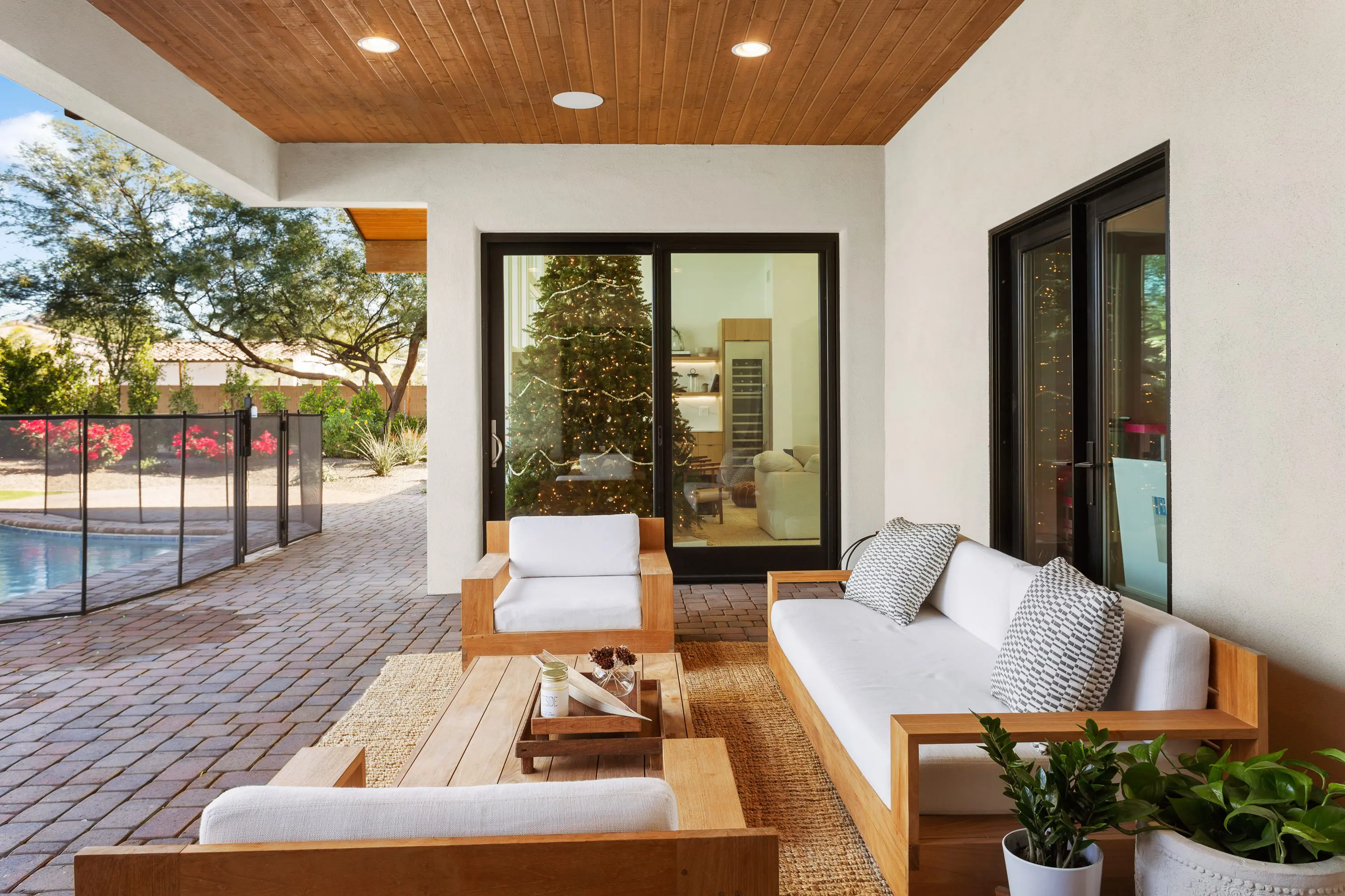 Phoenix & Scottsdale Real Estate Commercial architecture Photographer outdoor sitting area