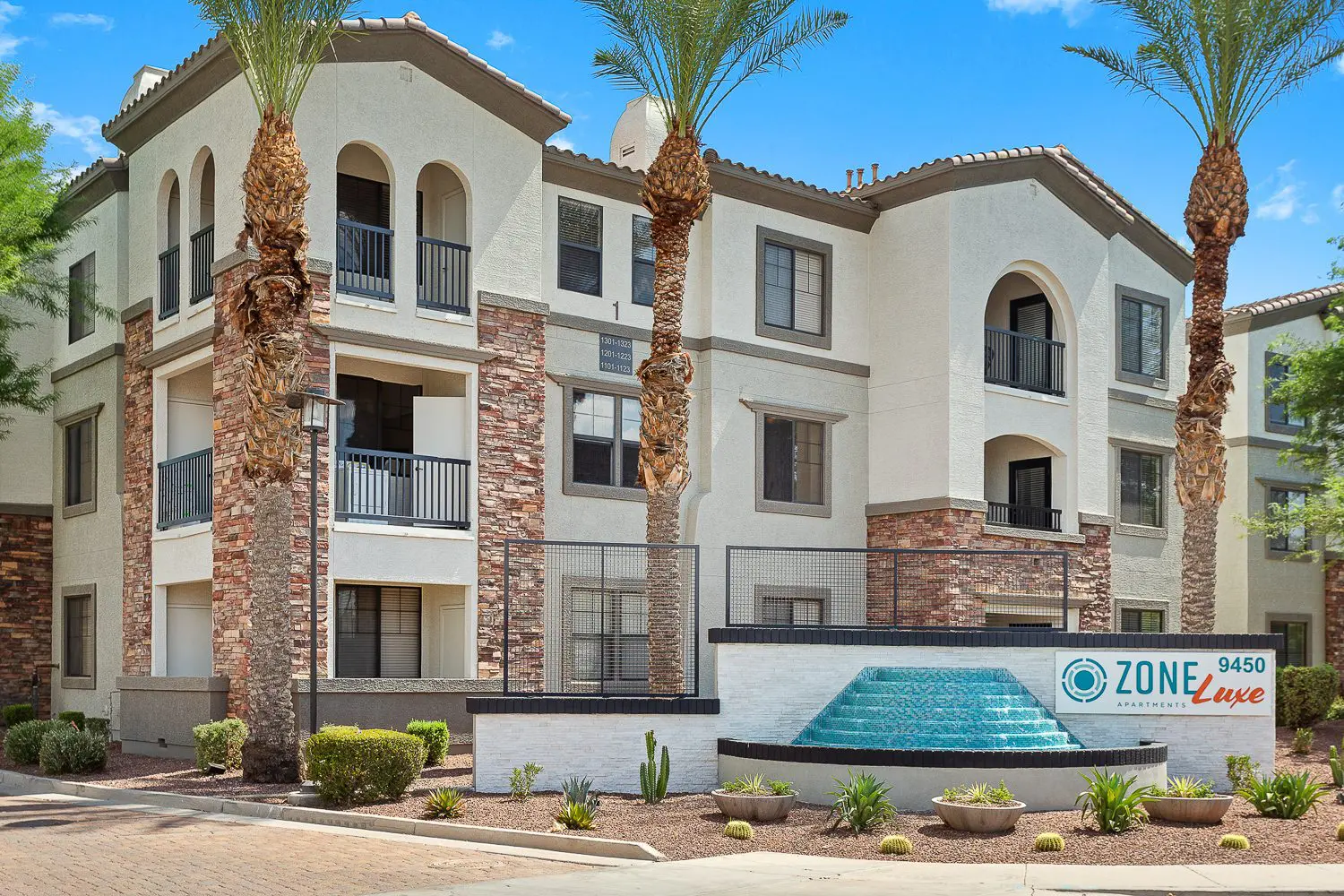 Phoenix & Scottsdale Real Estate Commercial architecture Photographer front monument
