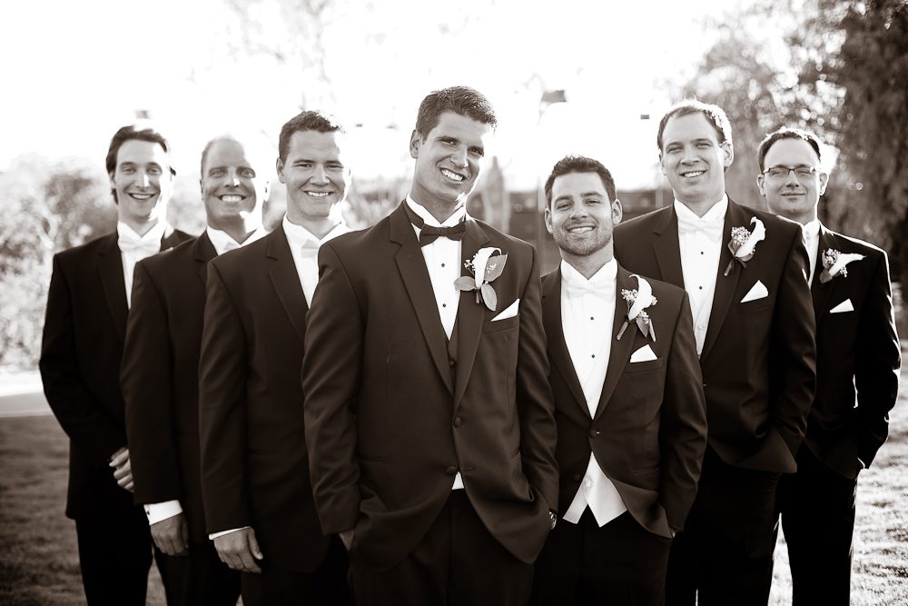 cool pic of groom with groomsmen