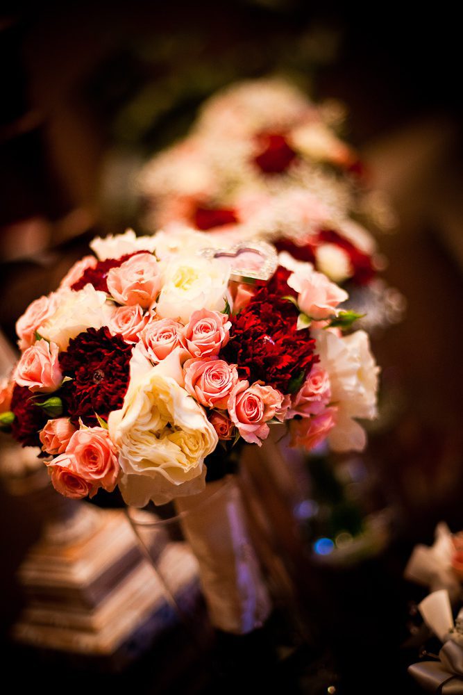 the bouquet on the table