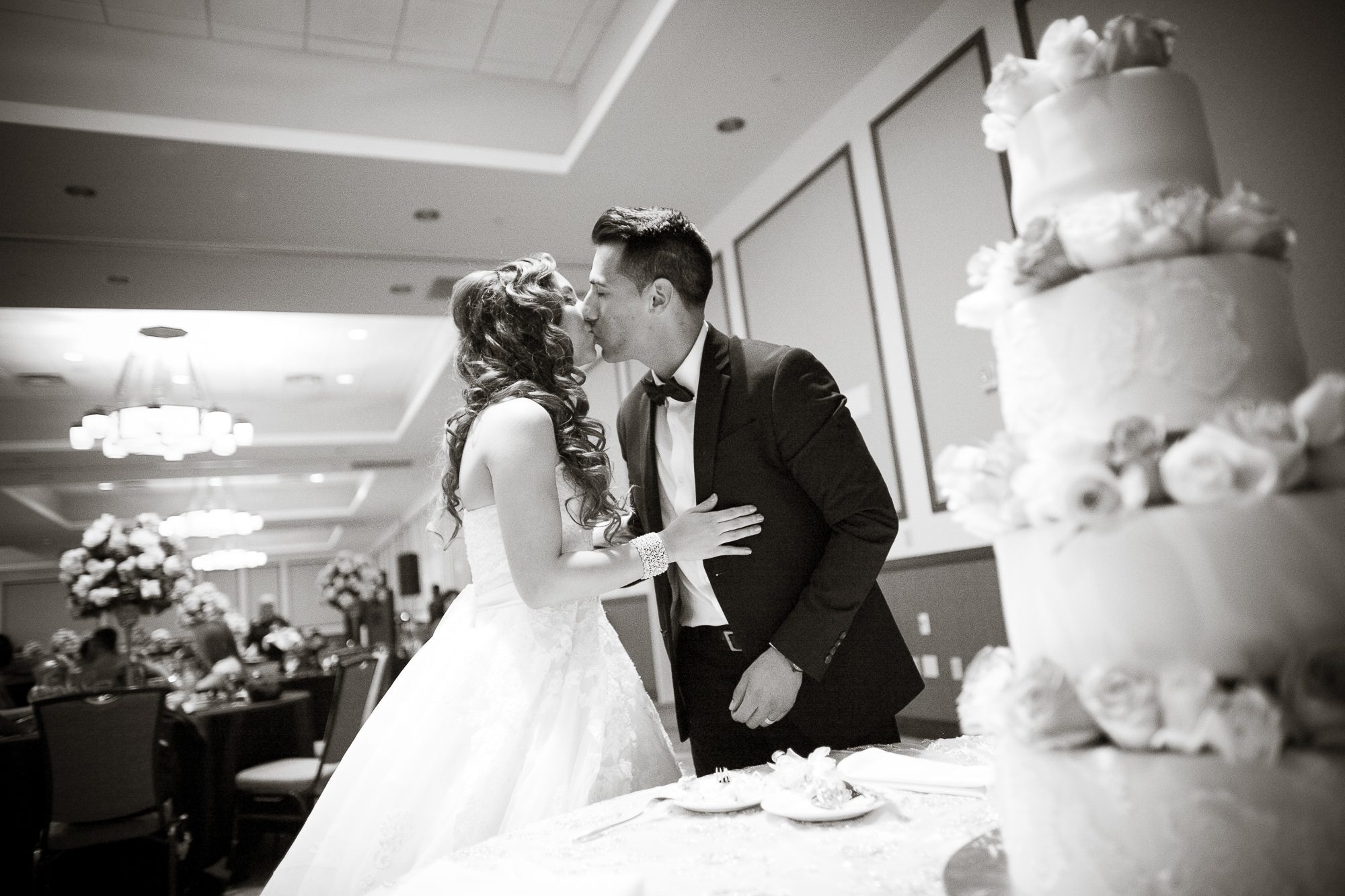 kissing after cutting the cake